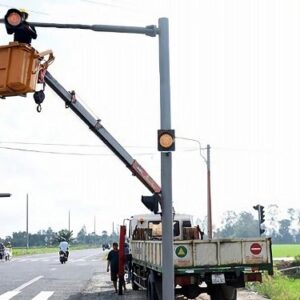 Cột đèn tín hiệu giao thông cao 4.4m